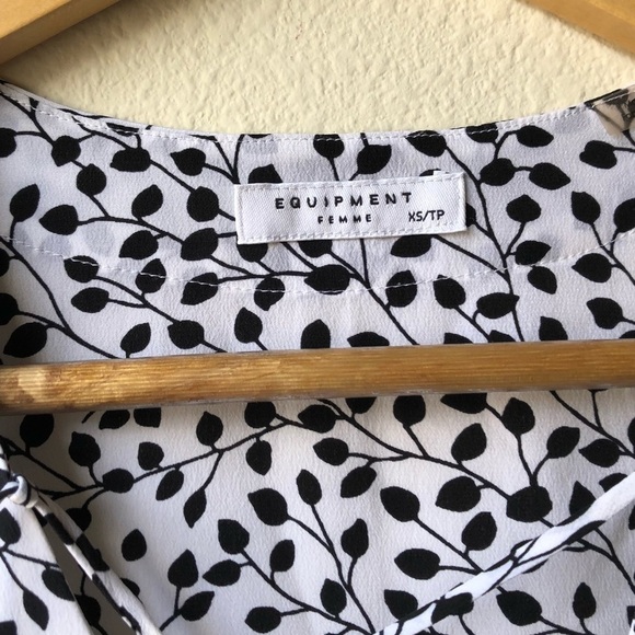 Equipment Femme Size XS Avianna Silk Lace-Up Top Silk - Picture 11 of 13